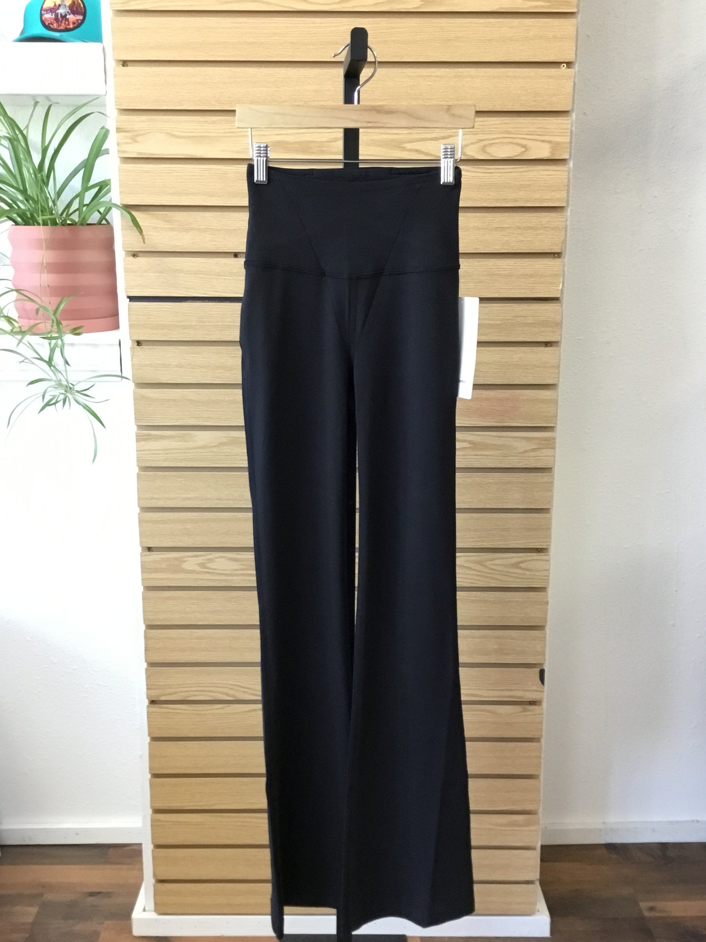 Groove Nulu SHR Flared Pant