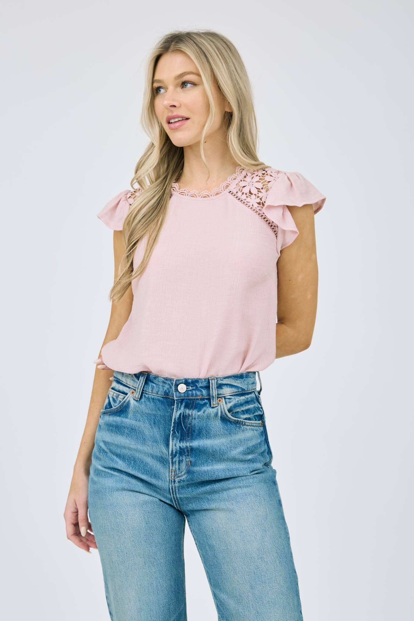 LACE PANEL SHORT RUFFLE SLEEVE BLOUSE: BLUSH