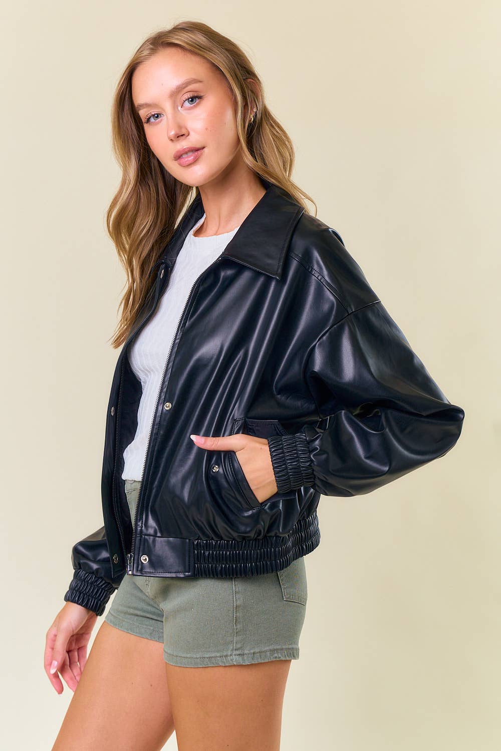 OVERSIZED VEGAN LEATHER BOMBER JACKET - Black