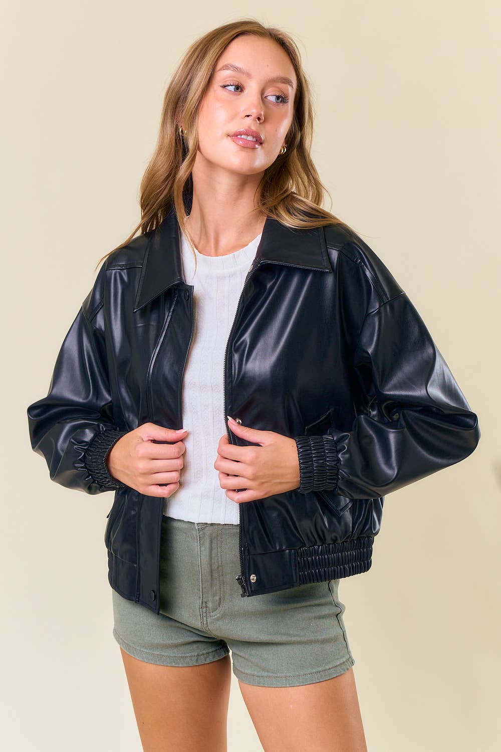OVERSIZED VEGAN LEATHER BOMBER JACKET - Black