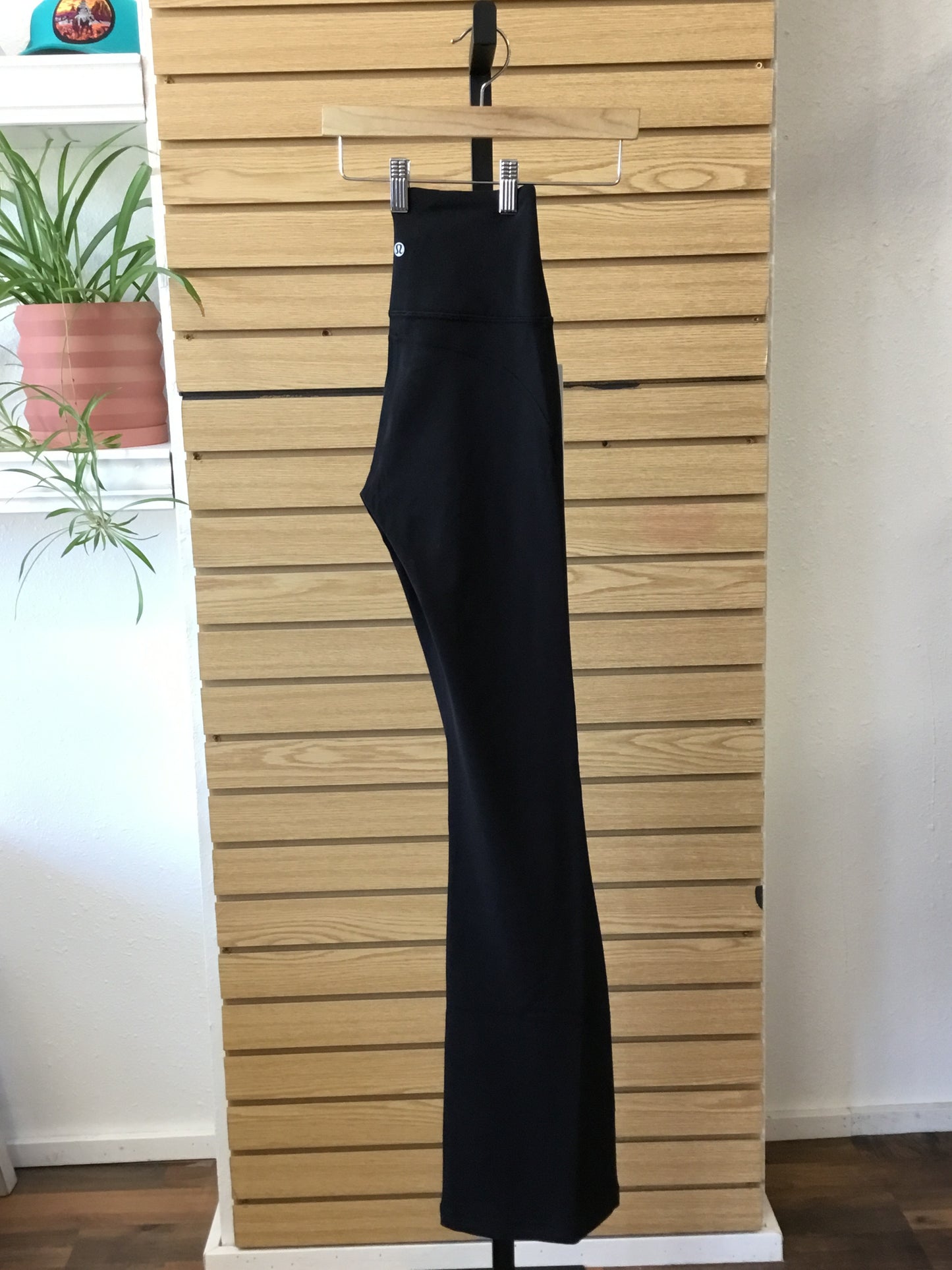 Groove Nulu SHR Flared Pant