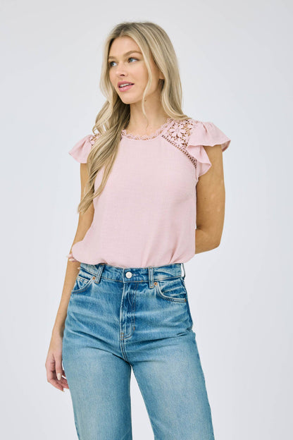 LACE PANEL SHORT RUFFLE SLEEVE BLOUSE: BLUSH