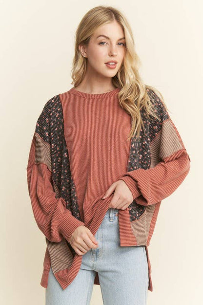 SOLID AND FLORAL URBAN RIB CONTRAST TOP: OLIVE VINTAGE