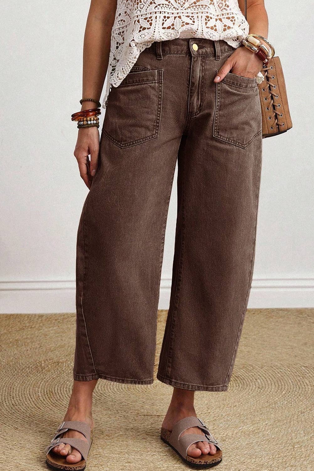 Square Patch Pocket Barrel Jeans - Brown