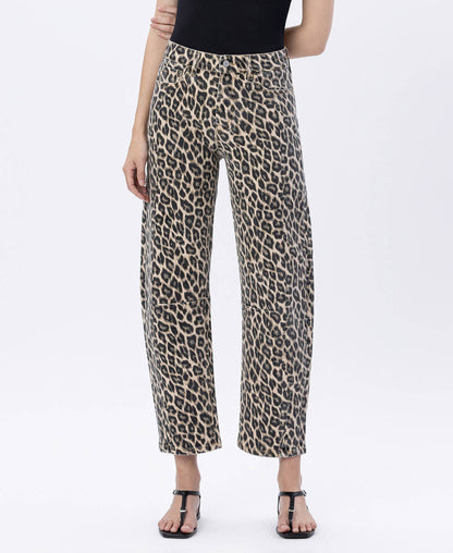 HIGH RISE LEOPARD BARREL JEANS