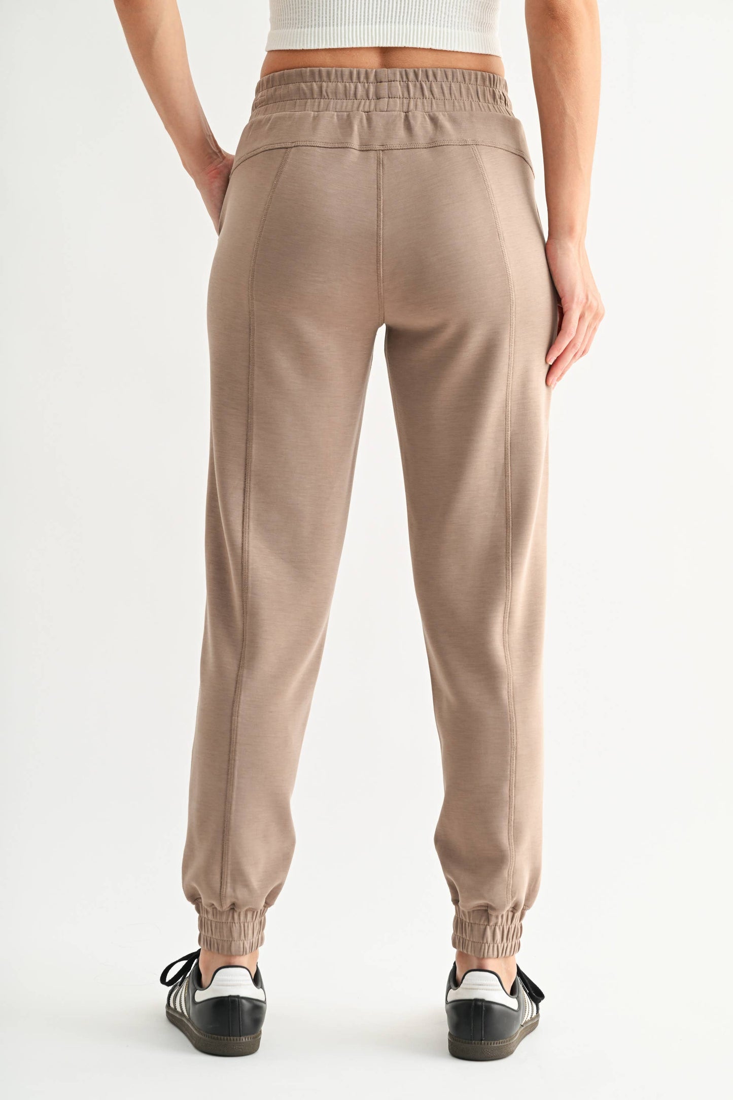 Laguna Flow Joggers: SILKEN TAUPE