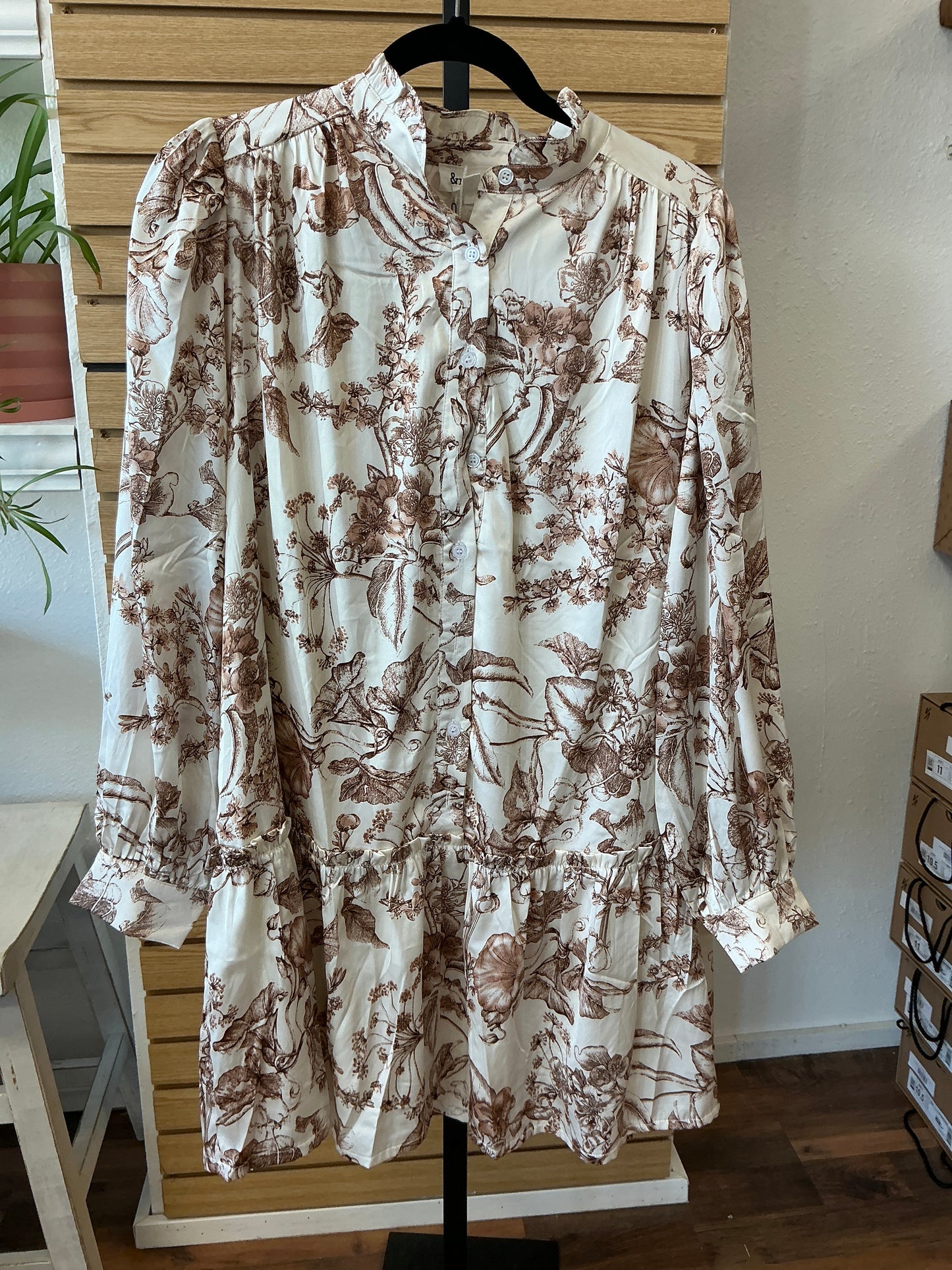 &Merci Long Sleeve Brown Floral Dress