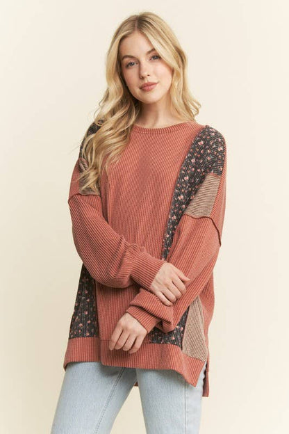 SOLID AND FLORAL URBAN RIB CONTRAST TOP: OLIVE VINTAGE