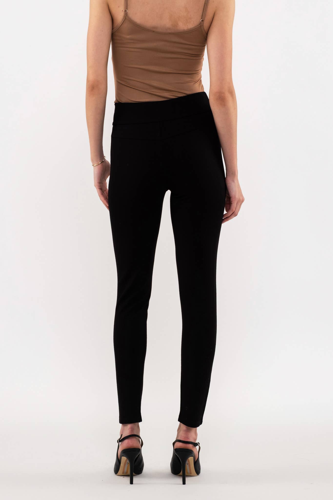 BUTTON DETAIL JEGGINGS: BLACK